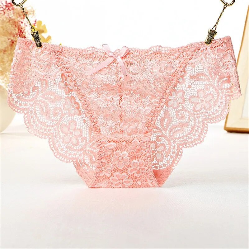 Sexy Women Lace Panties Hollowed-out Underwear Lace Briefs S M L Women Traceless Underwear Low-rise Briefs Lingerie Pure Cotton