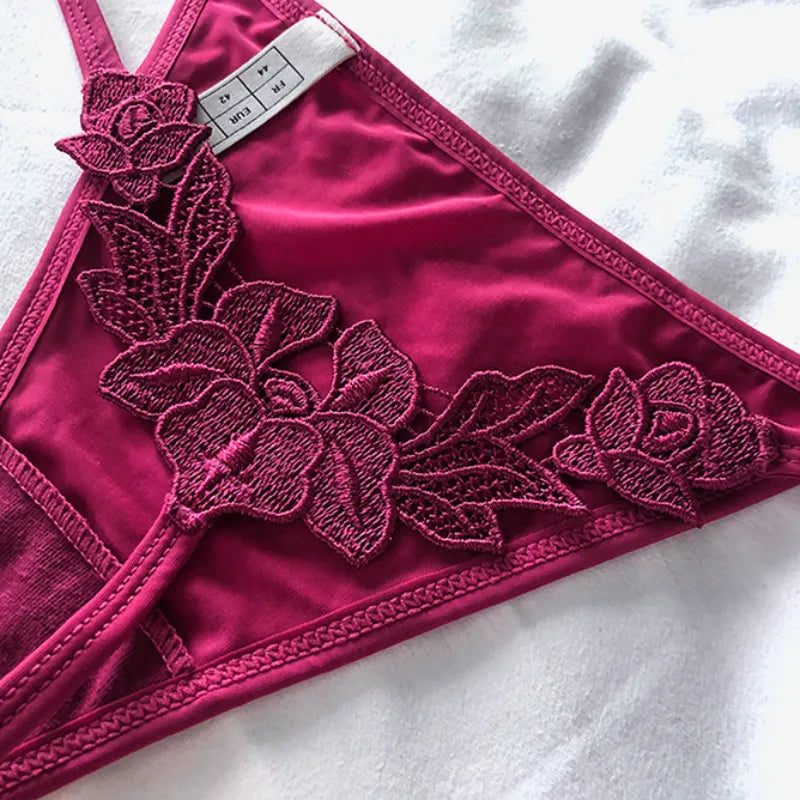 Floral Embroidered Sexy Briefs Low Waist G-String Seduction Thin Women Underwear Seamless Sexy Hollow Out Panties Thong Lingerie